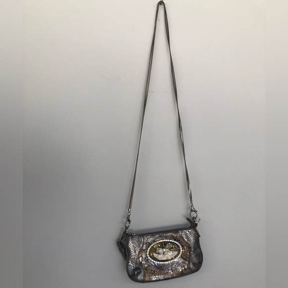 NWOT Metallic  Silver/ Gold  Shoulder Bag with Jeweled Medallion - Picture 8 of 8